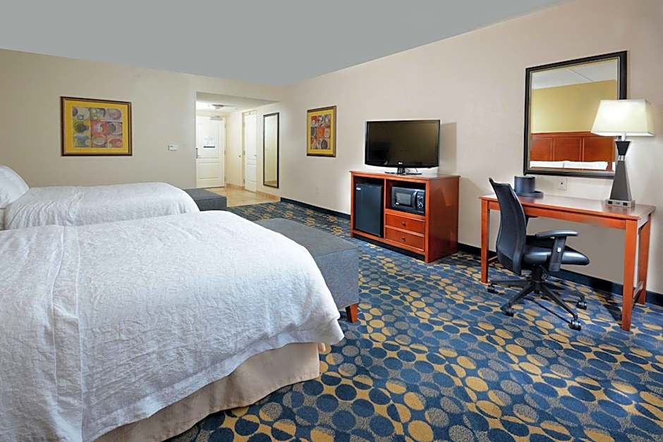 Hampton Inn By Hilton And Suites Charlotte Huntersville