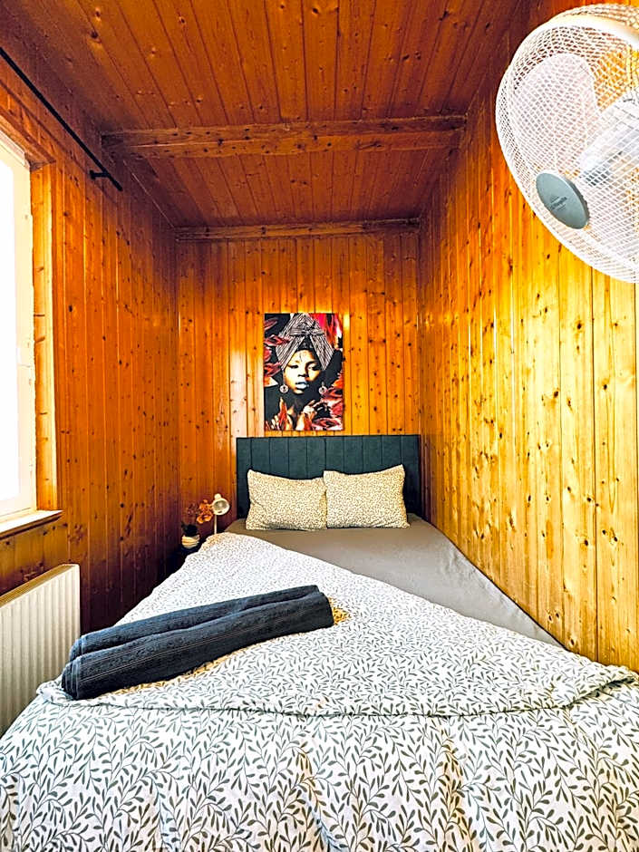 Budget Friendly Private Rooms with Garden