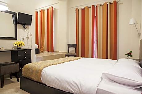 Superior Triple Room with Balcony and Meteora View