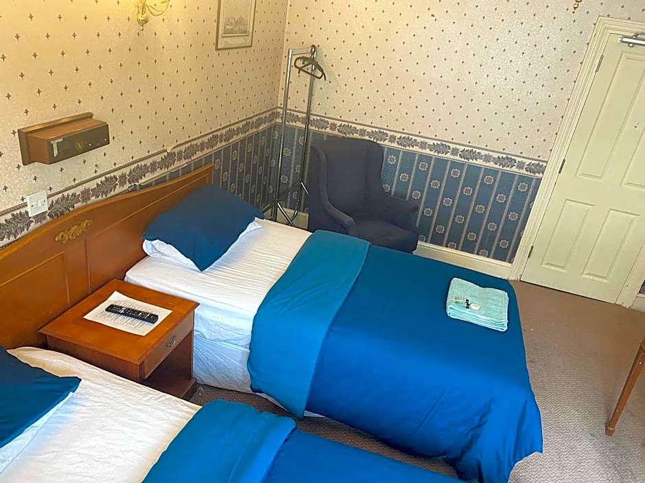 The Royal Victoria & Bull Hotel