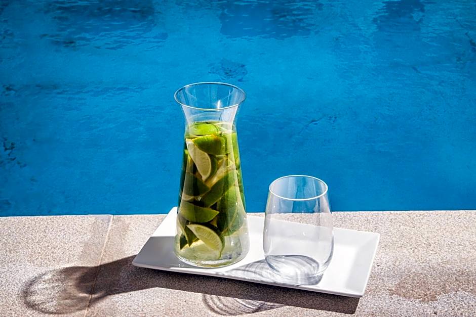 Amity Suites - Adults Only