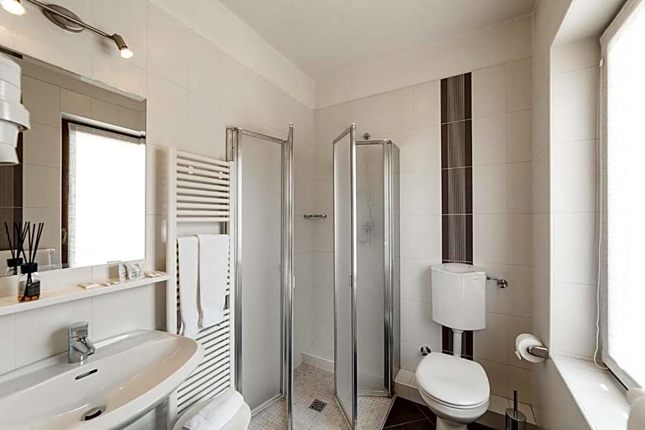 Hotel Al Bivio - Pizzeria, Pool & Sauna