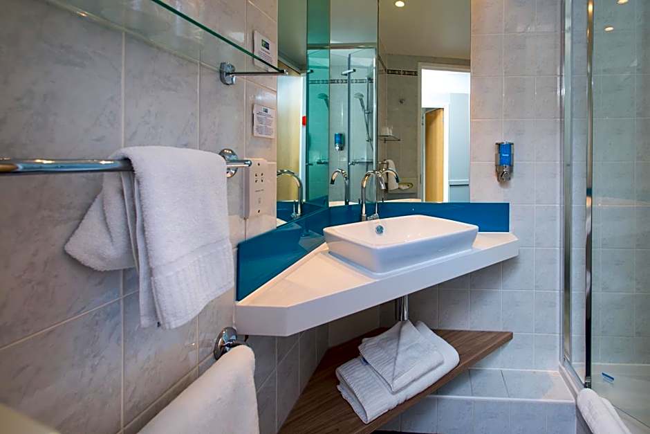 Holiday Inn Express Bath By IHG