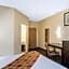 Travelodge by Wyndham Romulus Detroit Airport