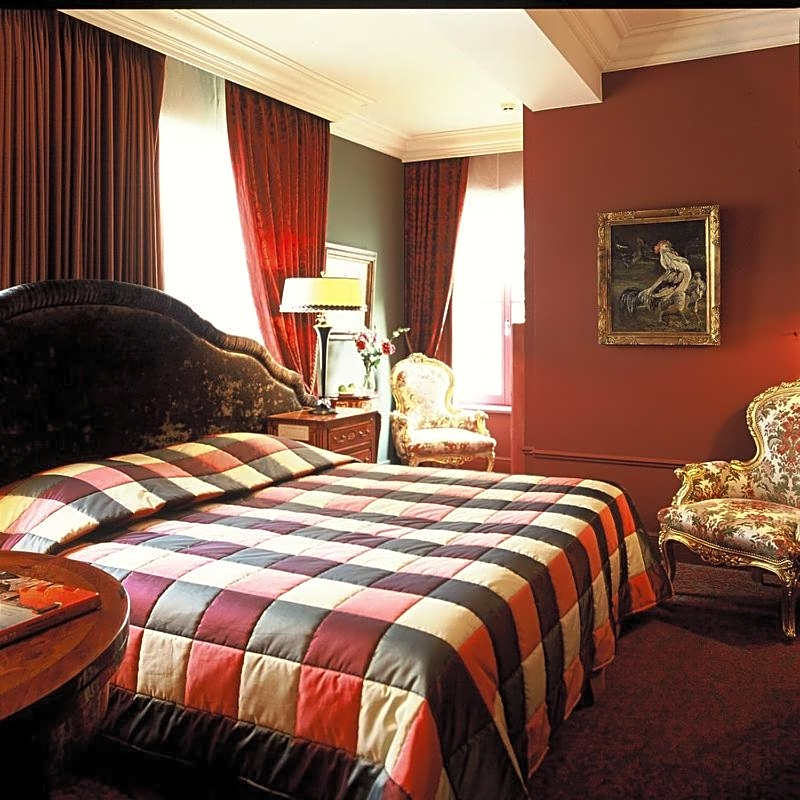 Canal Suites