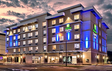 Holiday Inn Express & Suites Victoria-Colwood By IHG