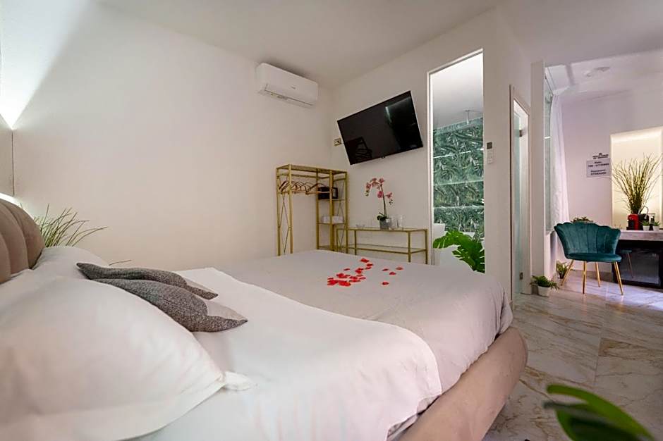 ETNEA 208 LUXURY JACUZZI SUITE Catania