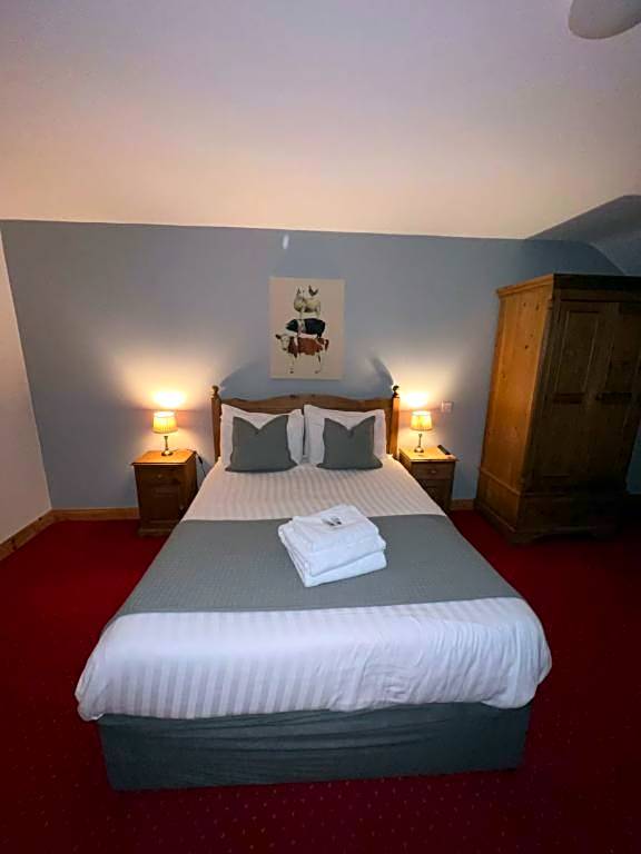 Dingle Marina Lodge