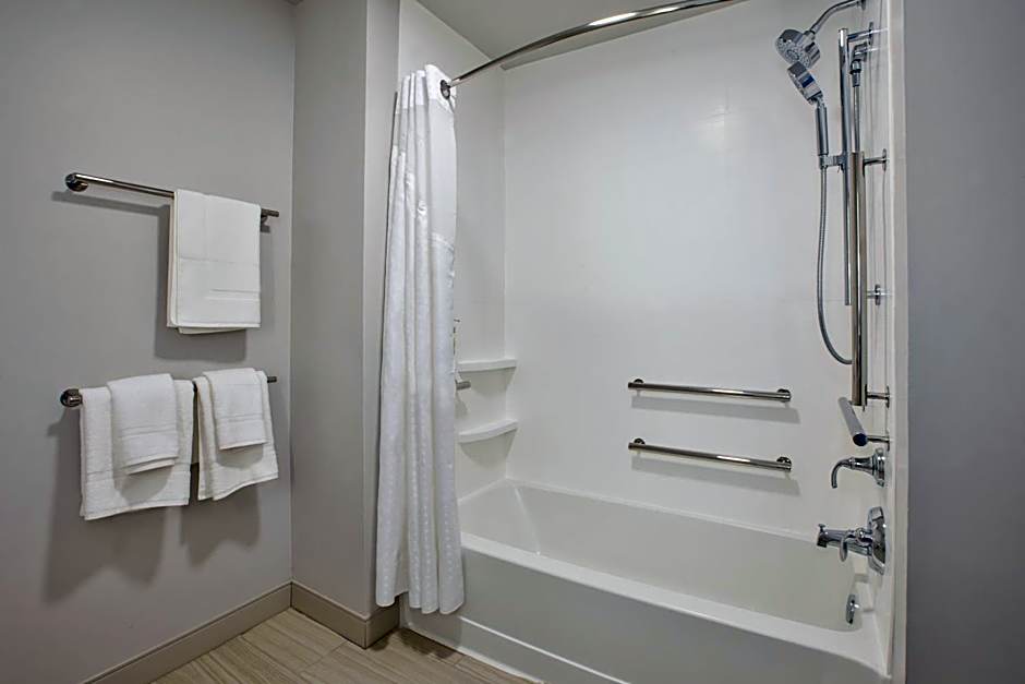 Holiday Inn Express And Suites Wooster By IHG