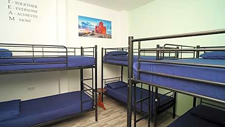 Bed in 6-Bed Mixed Dormitory Room