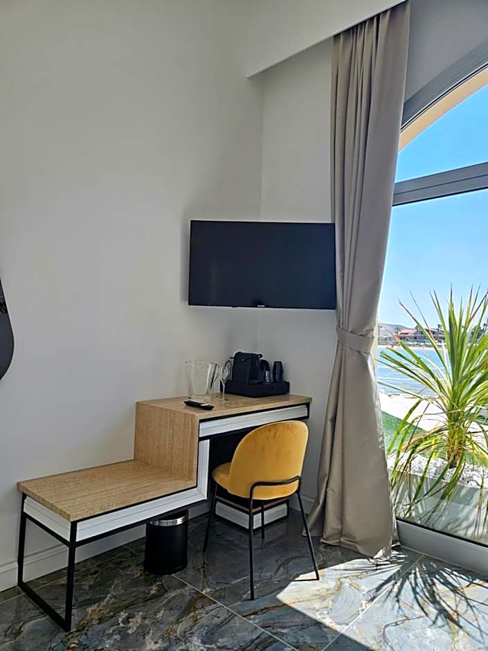 DADA Suites and Sea
