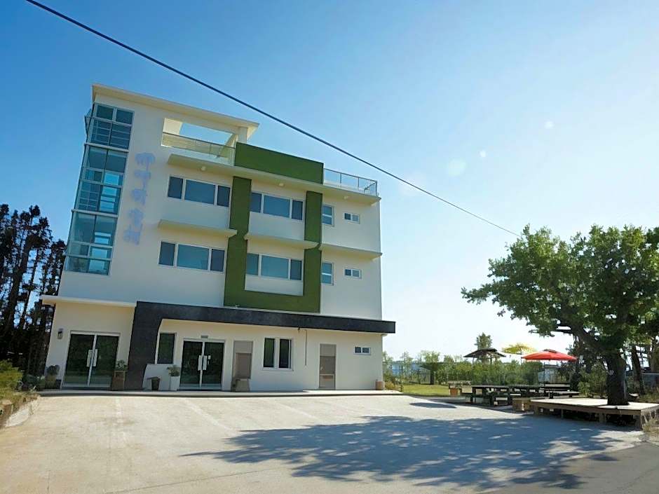Jeju Bada Wi Olle Pension