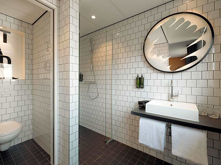 Conscious Hotel Amsterdam City - The Tire Station