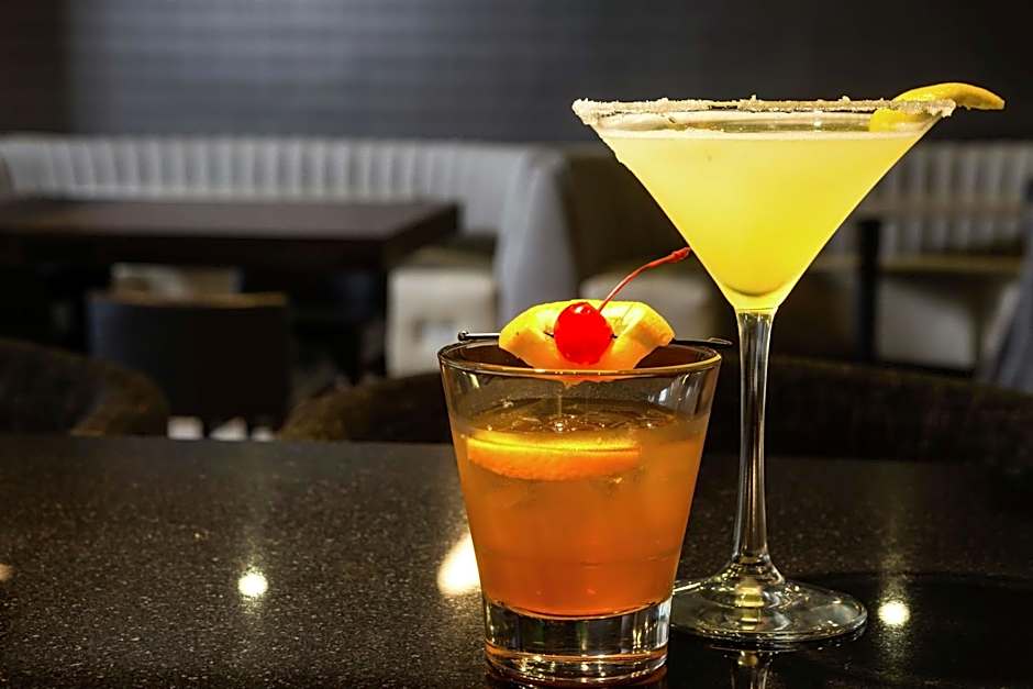 DoubleTree by Hilton Hotel Carson