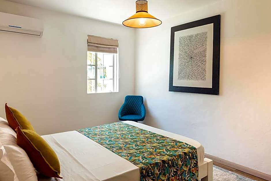 Cozy townhome near beach in heart of Grand Baie