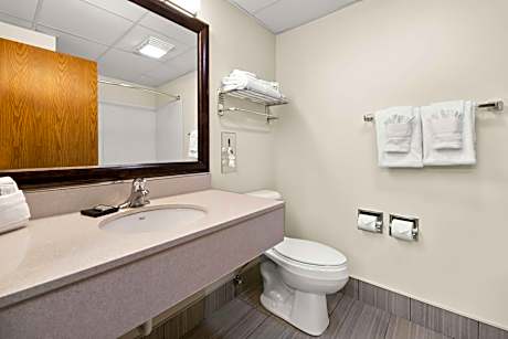 2 Queen Beds Non-Smoking Larger Room Desk Lounge Chair Microwave Fridge Wi-Fi Continental Breakfast