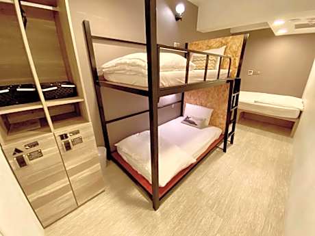 Quadruple Room with Shared Bathroom