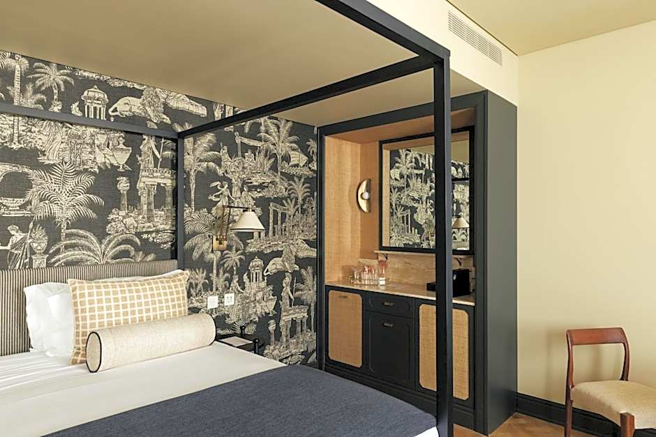 Infante Sagres  Luxury Historic Hotel