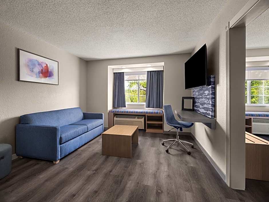 Garner Hotel Greenville East by IHG
