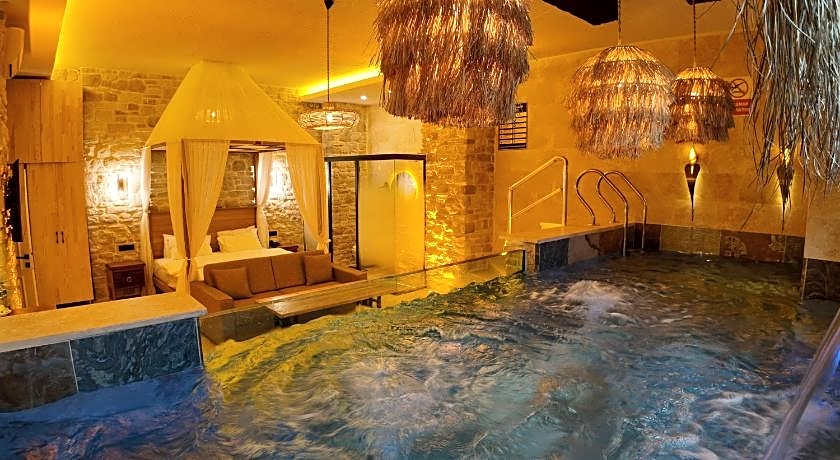 EMRTMES HOTEL & SPA TUZLA