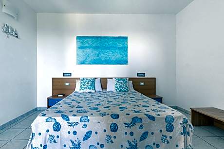 One-Bedroom Apartment with Sea View