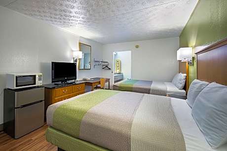 2 FULL BEDS | MOBILITY ACCESSIBLE MICFRIDGE NON-SMOKING