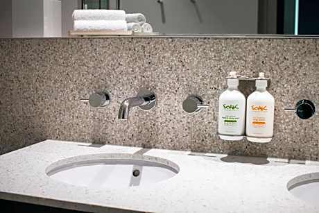 Standard King Room - Accessible