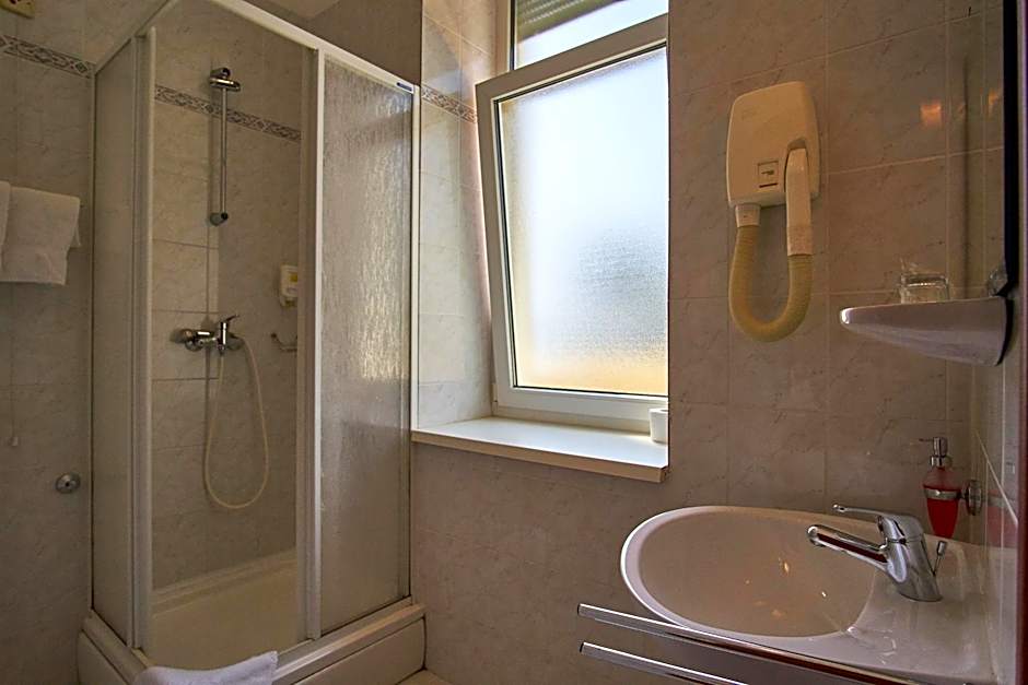 Hotel Vila Ružica- glavna zgrada i depandanse