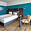 Autohalle Hotel