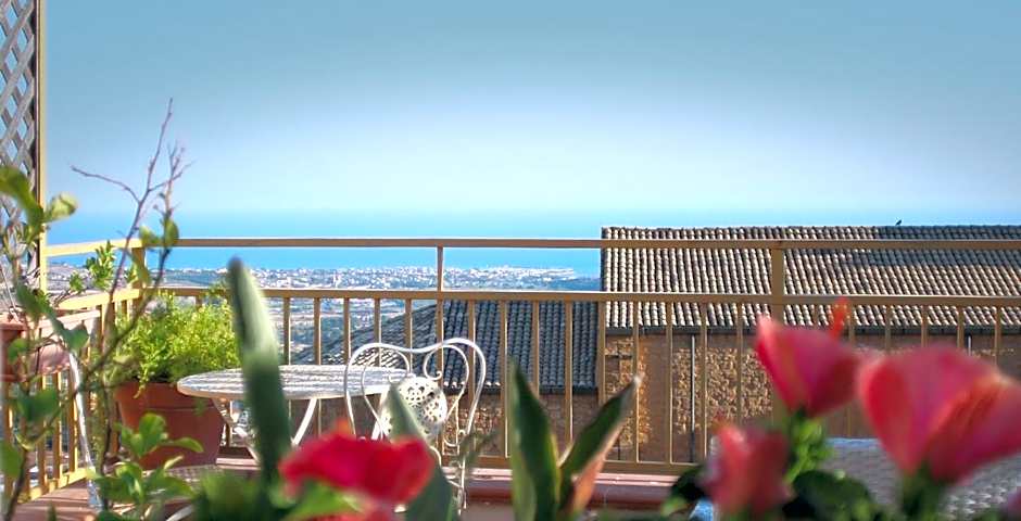 PortAtenea - Atenea Collection