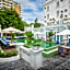 Manoir Des Arts Hotel