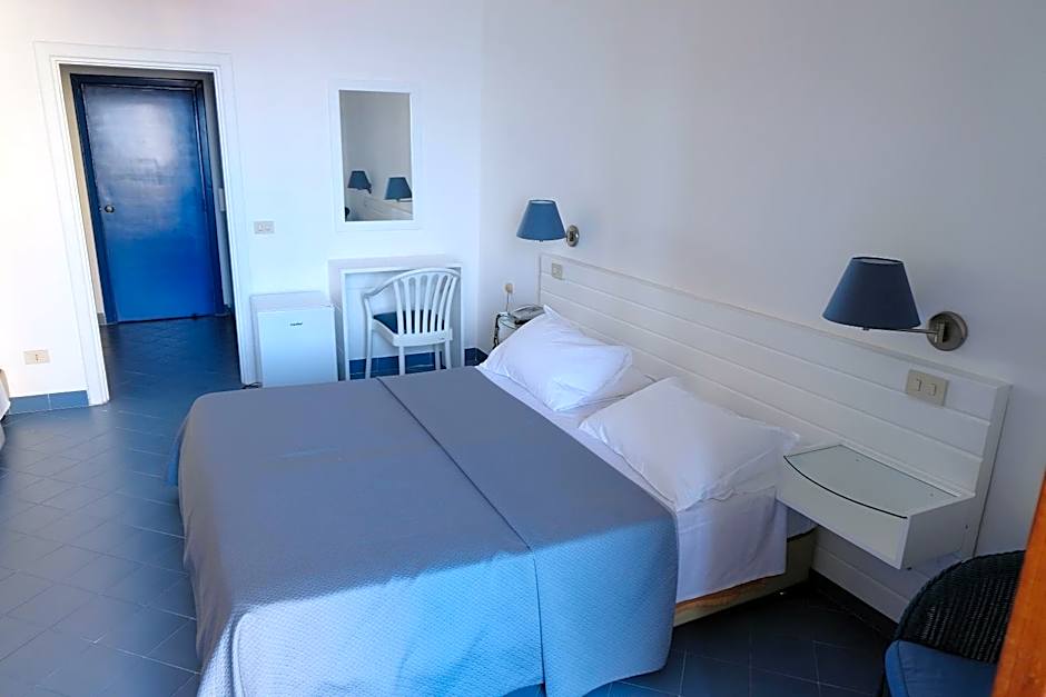 Hotel Baia Di Puolo