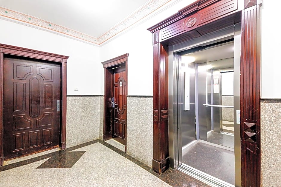 OYO 125 Manam Sohar Hotel Apartments