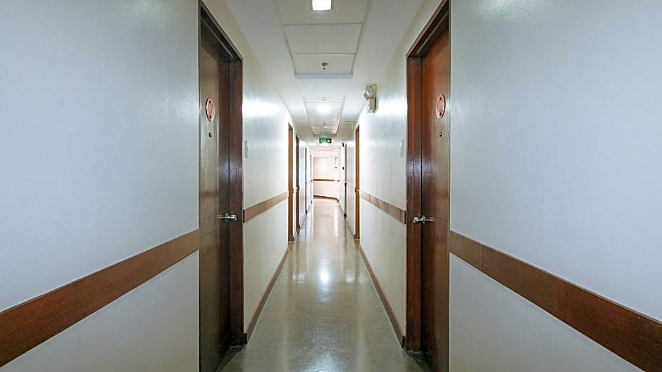 RedDoorz @ Express Inn Lapu Lapu