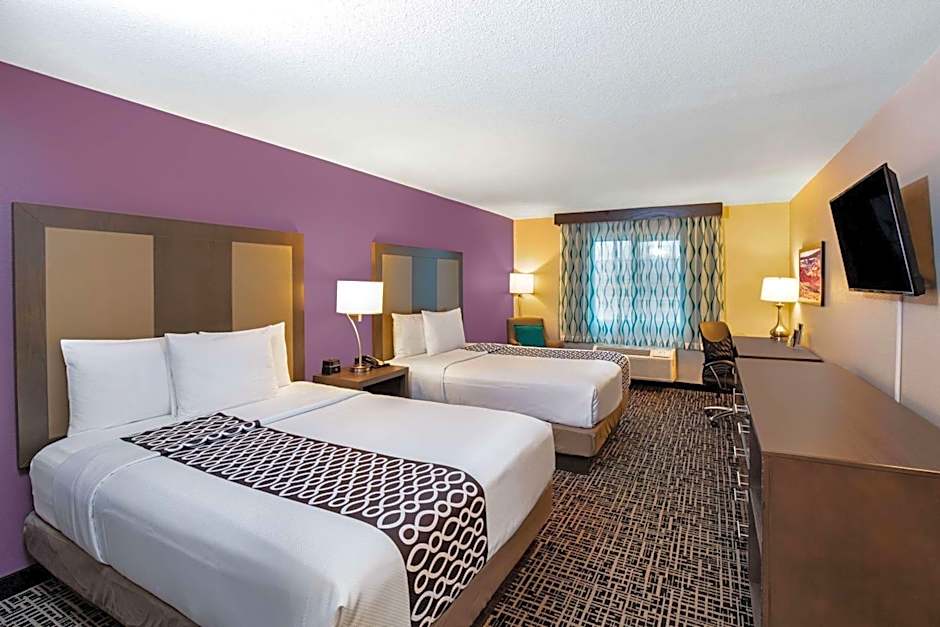 La Quinta Inn & Suites by Wyndham Las Vegas Nellis