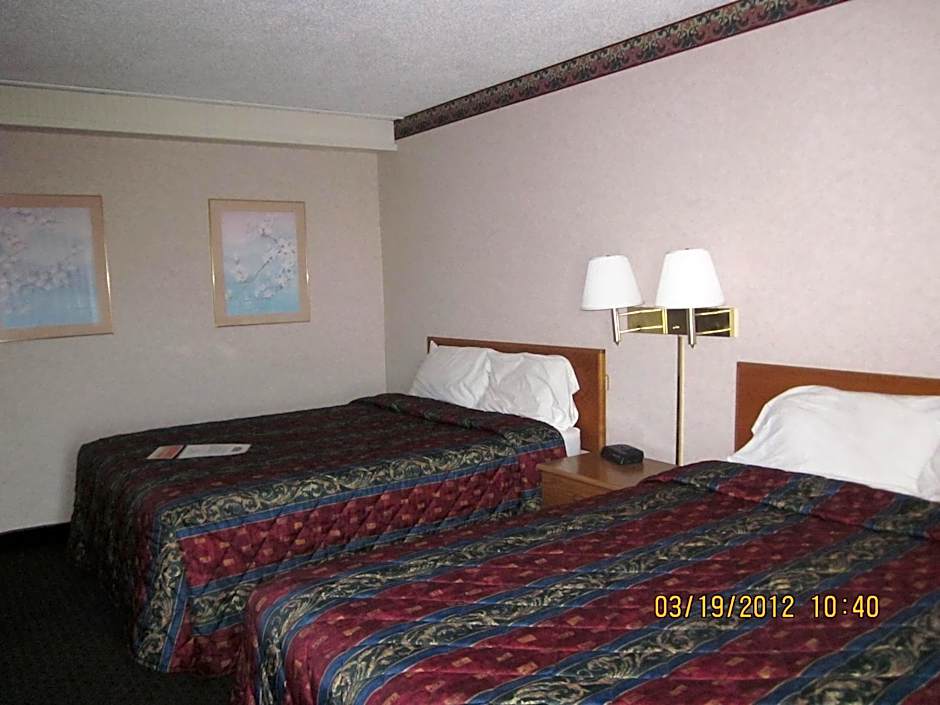 Howard Johnson by Wyndham Benton Harbor