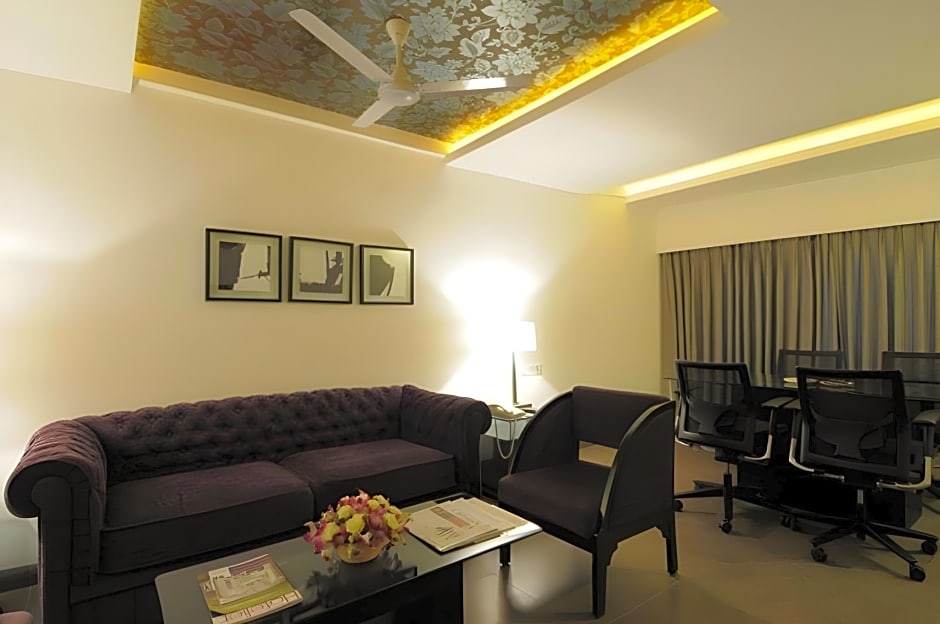 The Central Court Hotel