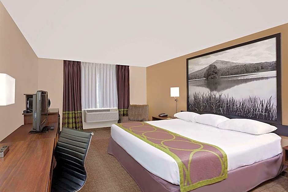 Super 8 by Wyndham Lebanon