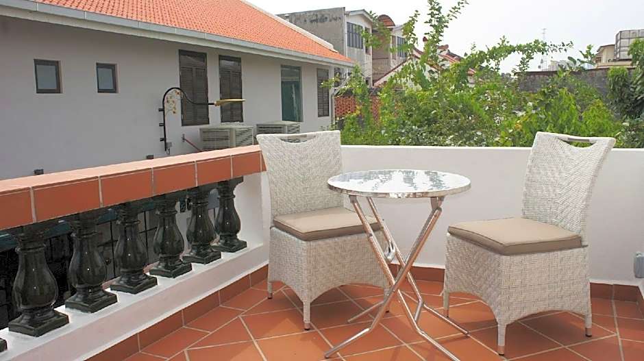 Heeren Palm Suites