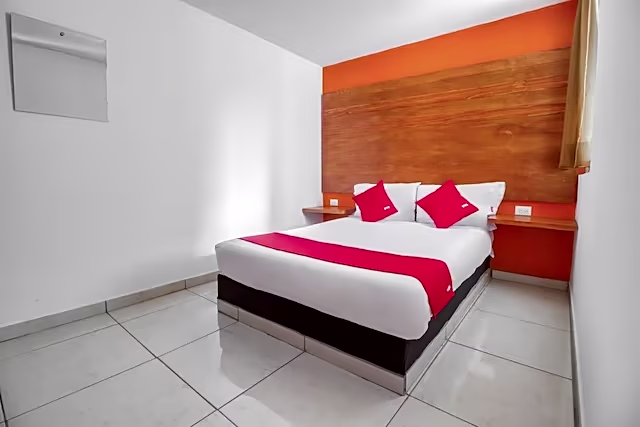 OYO Hotel Familiar Tollan
