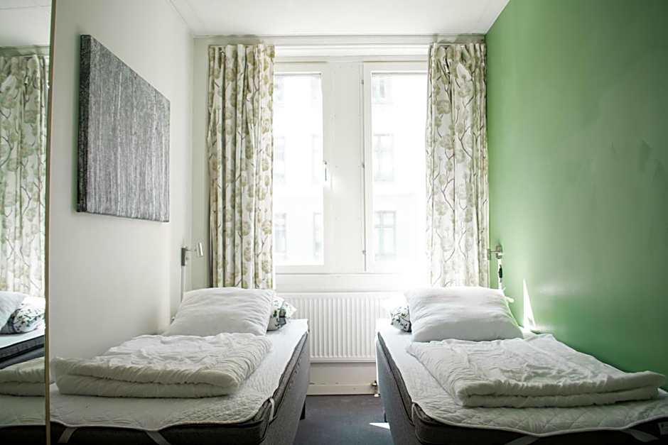 Slottsskogens Hostel