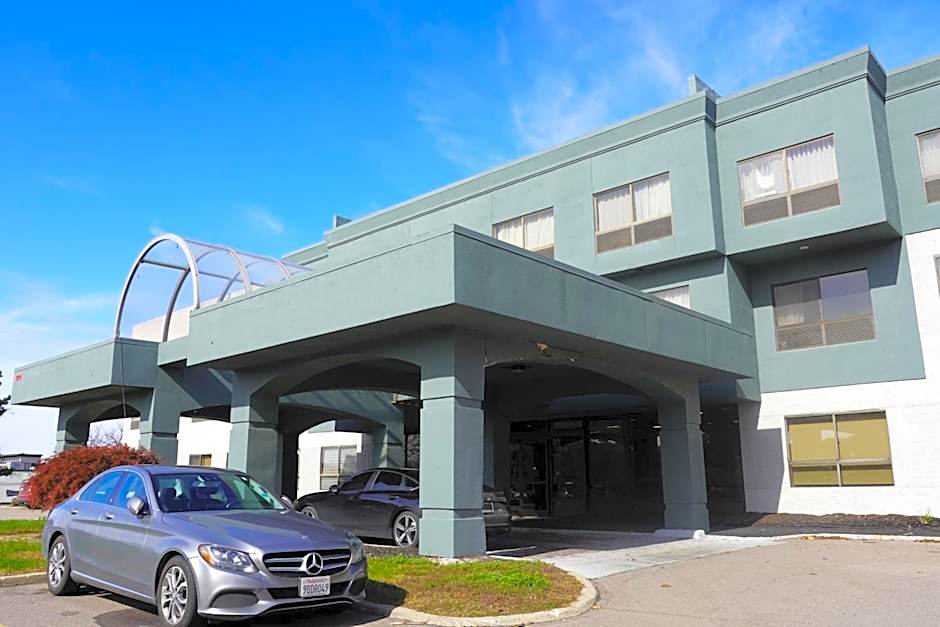 American Inn & Suites