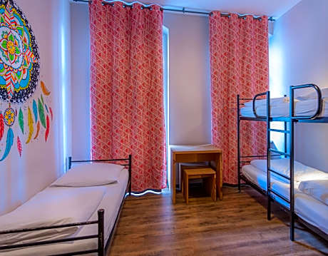 Single Bed in 3-Bed Mixed Dormitory Room with Private Bathroom