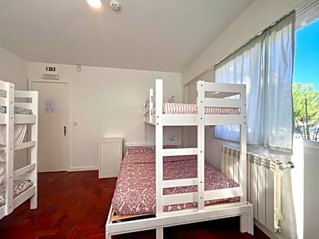 Bunk Bed in Mixed Dormitory Room