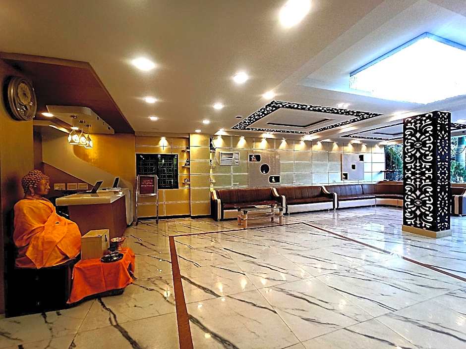 Hotel Om International