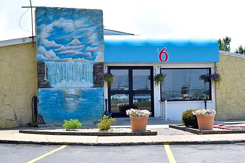 Motel 6-Hamburg, NY