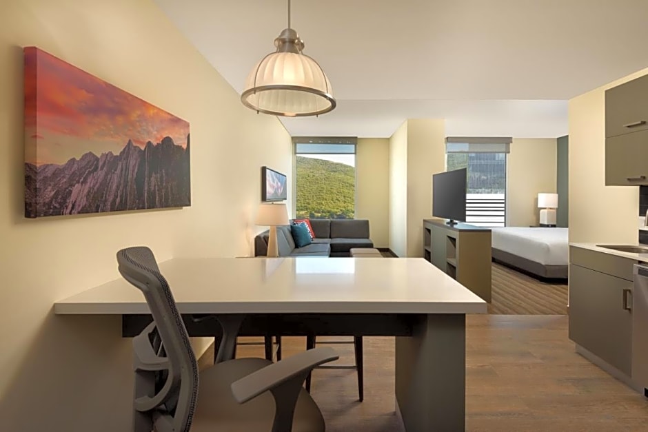 Hyatt House Monterrey Valle