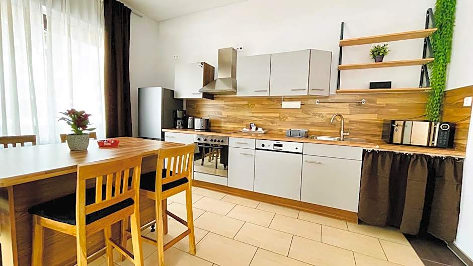 Nanis Hotel & Appartements