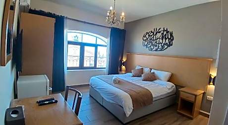 Moab Land Hotel