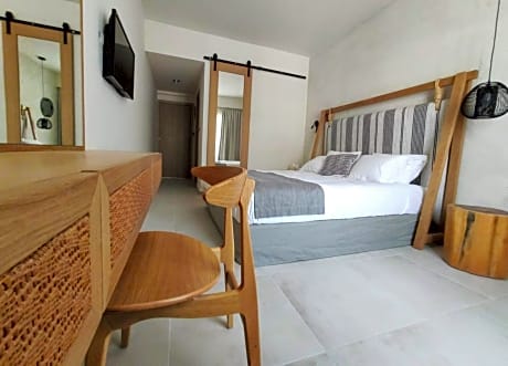 Double or Twin Room with Sea View